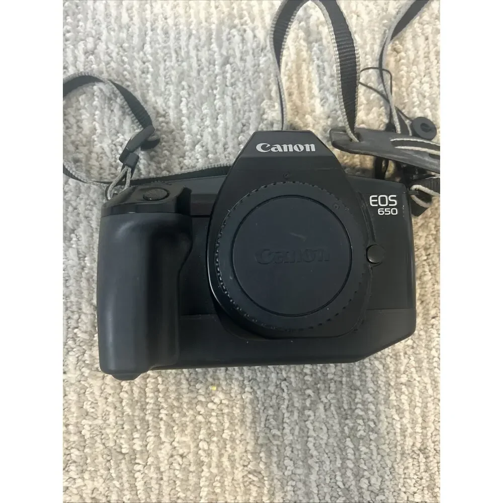 Canon EOS 650 35mm SLR Film Camera Body Only TESTED Works Needs Battery